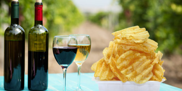 7 Best Pairing Snacks for Wine
